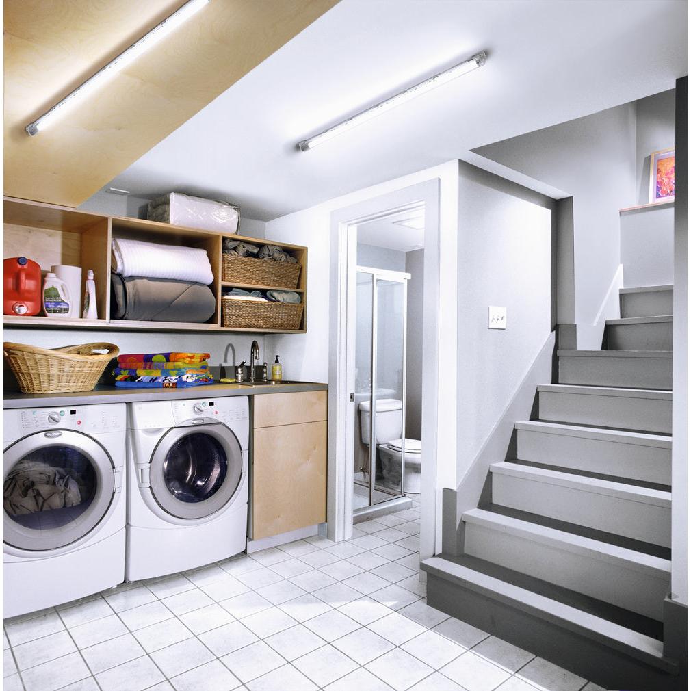 LEDVANCE SUBMARINE SENSOR Feuchtraumleuchte mit Bewegungssensor 60cm 8W / 4000K Kaltweiß-Feuchtraumleuchten-LEDVANCE Shop